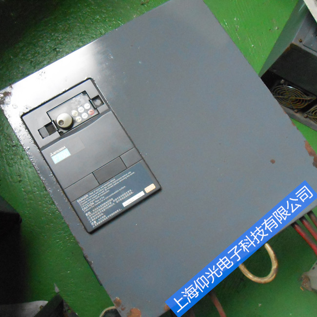 ����׃�l��A800ϵ�оS�޳�Ҋ���a FR-A840-01800-2-60 55KW�@ʾ��(b��o)������