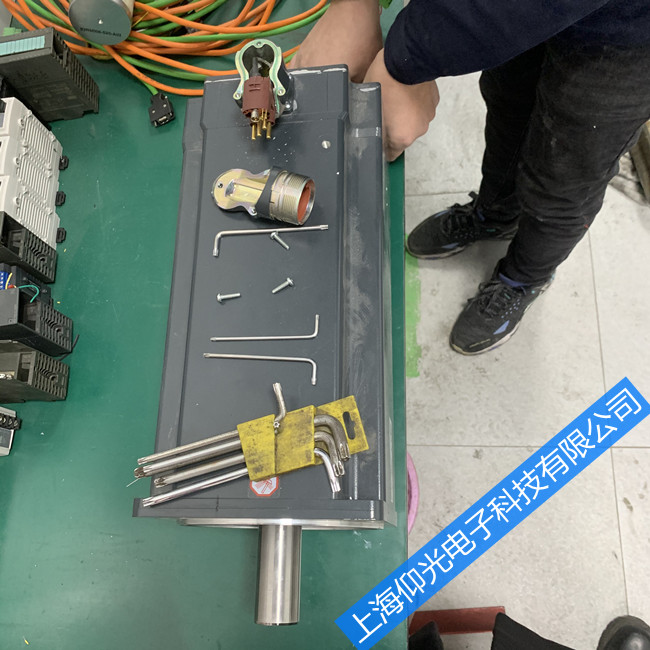 ע�ܙC(j��)�����ŷ�늙C(j��)��Ҋ���ϾS��-���M(f��i)����