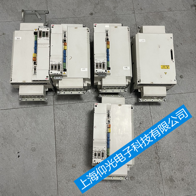 ABB MotiFlex e180�(q��)��(d��ng)���_�C(j��)��(b��o)��E103�S�޿��Y(ji��)
